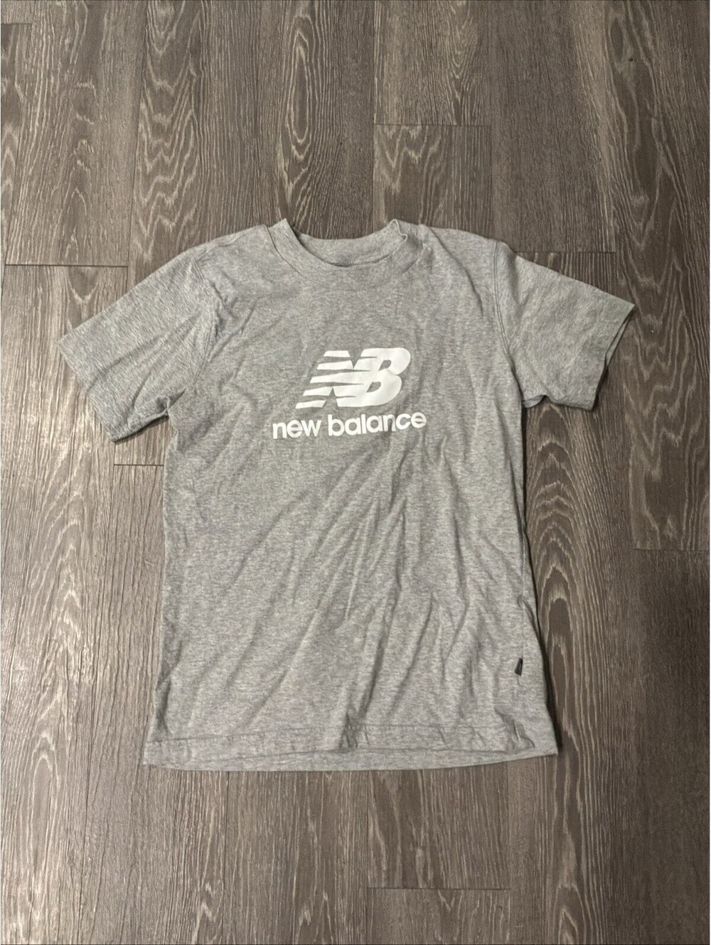 New Balance Women's Gray Athletic T-Shirt Size small